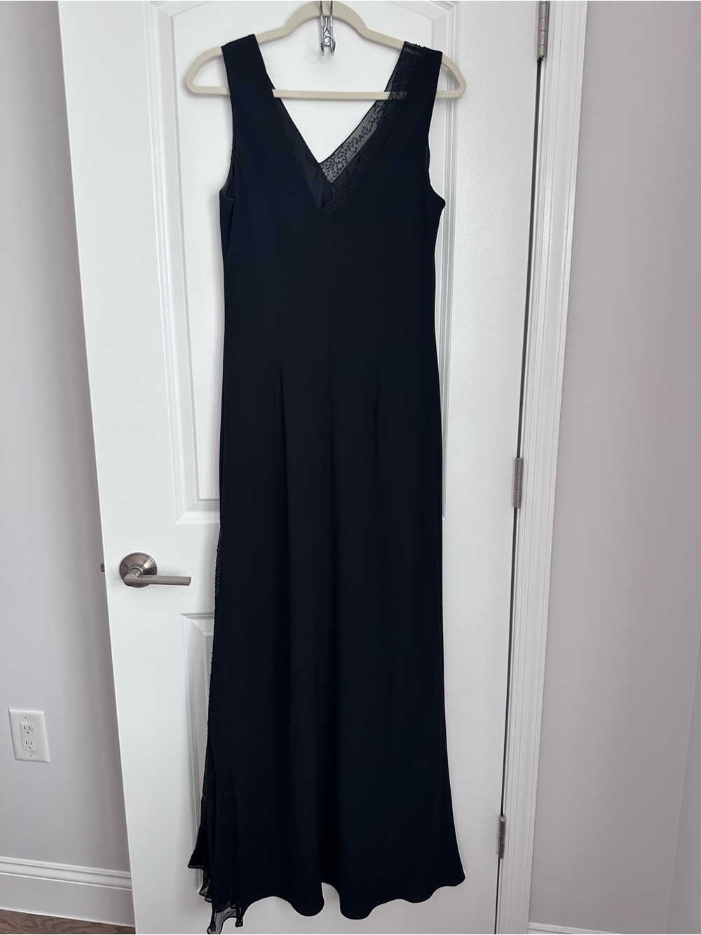 Vintage Formal Jones New York Black Lace-Trim V-Neck Maxi Dress